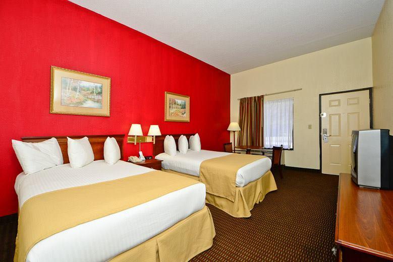 Manchester Heritage Inn & Suites Extérieur photo